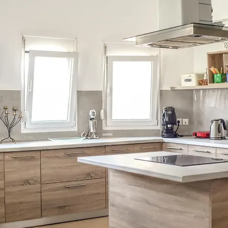 Meteora's Secret Garden House#1 *