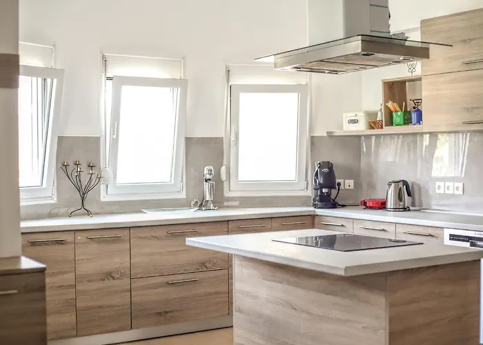 Meteora's Secret Garden House#1 *